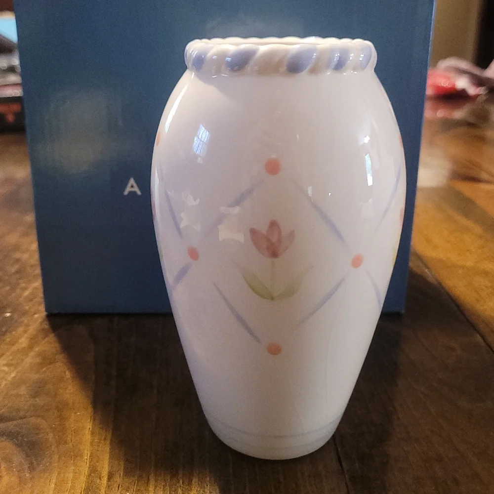 Elegant Blooms Vase & Taper Holder - Avon Floral Vase and Candle Holders - NEW